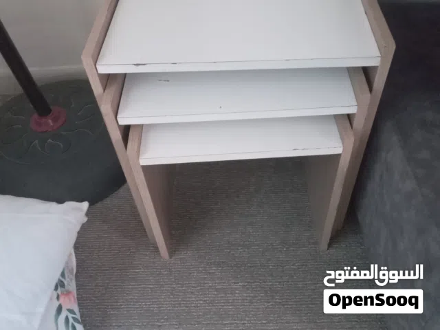 كنب كورنر مع طاولة وثلاثية