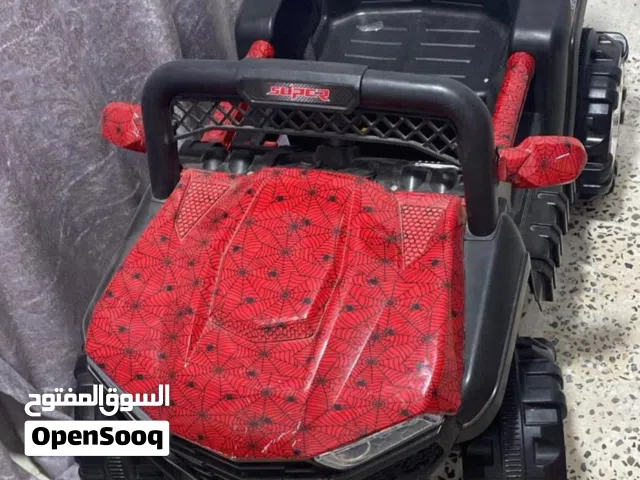 سيارة أطفال شغالة بس مافي شاحن