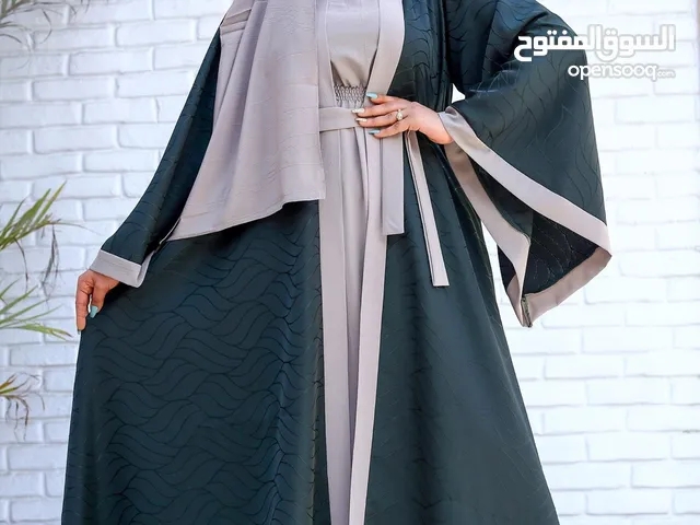 فساتين نسائية والبسه محجبات