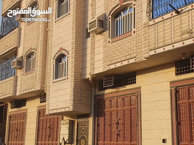 Building for Sale in Aden Al Buraiqeh