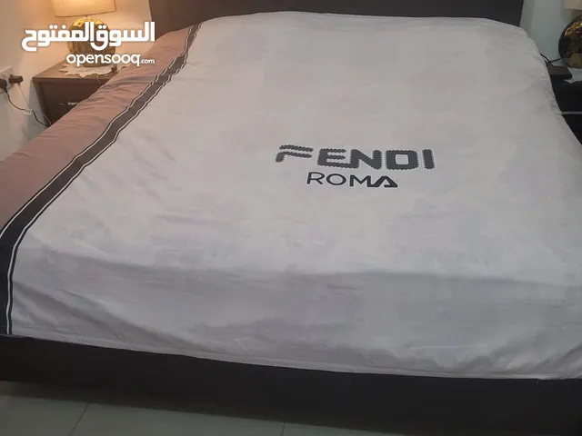 غرفة نوم كاملة من حول الامارات مع فرشة من هون بوكس full bedroom from pan Emirates with mattress
