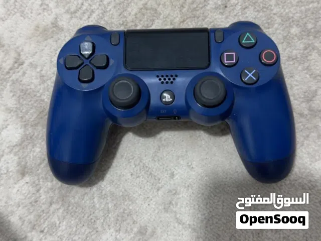 للبيع يد سوني 4 نظيفه ما تشتكي من شي