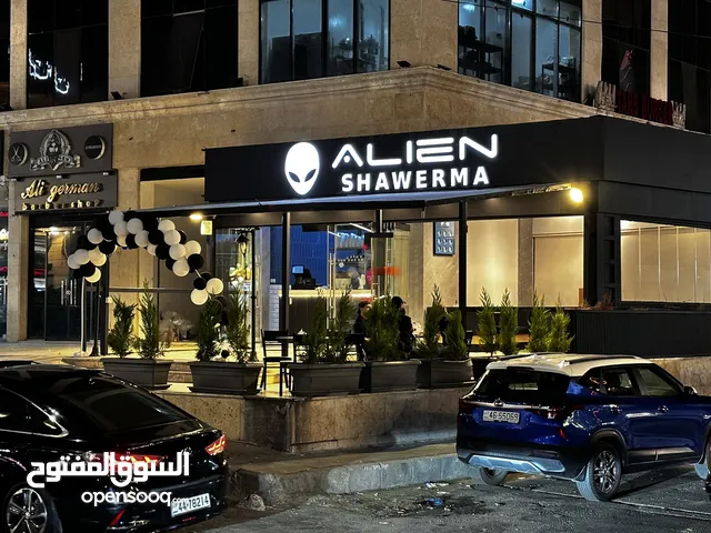 مطعم شاورما للبيع بكامل معداتة منطقة حيوية بالسابع جاهز لا ينقصه شيء ترخيص جديد ومرخص مشغل شك وتحضير