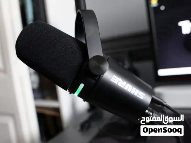 للبيع مايك +Shure MV7 مع ستاند +Rode PSA1
