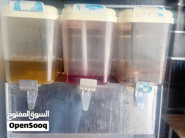 ماكينه عصير تبريد ثلاث عيون ممتازه وضعها كويس كثير