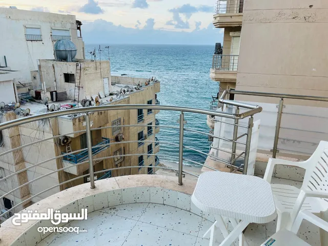 شقة فندقية مفروشة للإيجار اليومي بالإسكندرية رؤية كاملة للبحر مجهزة بيها جميع الأجهزة والكماليات تما