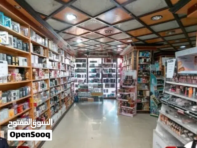 محل للبيع بباكوس بشارع تجاري وحيوي يصلح لكافة الانشطة التجارية والادارية