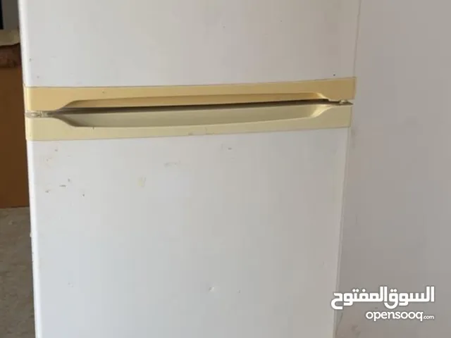 للبيع ثلاجه. بحاله جيده