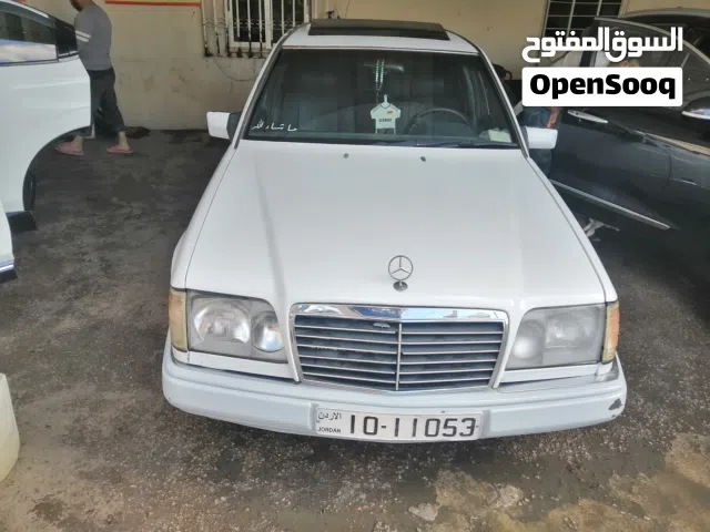 1995 مرسيدس بنز الفئة-E E 200