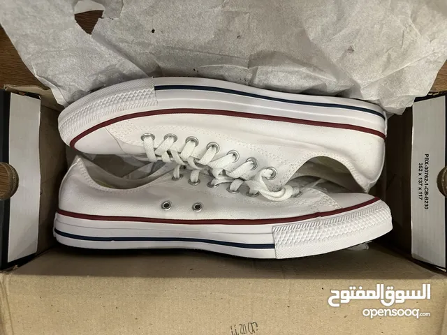 حذاء كونفرس