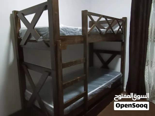 تخت طابقين  مع تخت أو درج من الاسفل دقة عالية في العمل صناعة محلية تفصيل تخوت واسرة سرير جودة عالية