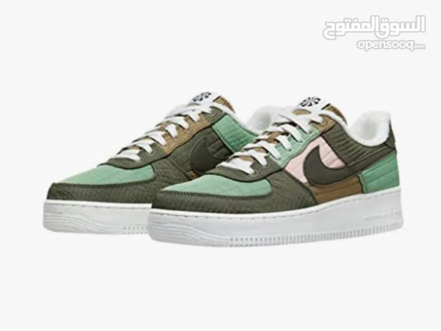 حذاء نايكي مستعمل