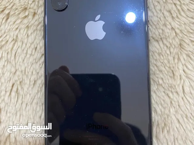 ايفون xs اسود بخاله ممتازه كل اشي اصلي مش امغير الفيس ايدي شغال 64 جيجا معو كفر وشاحن وعليه لزقه
