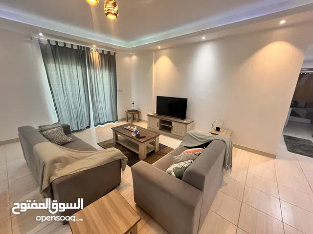 For rent in Juffair 2bhk للايجار في الحفير شقه غرفتين نظيفه