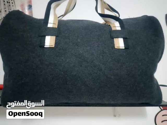 شنطه كتف Boss