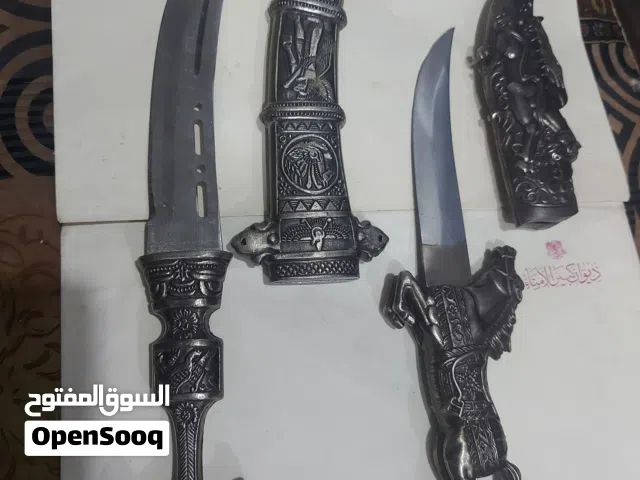 ثلاث قطع انتيك