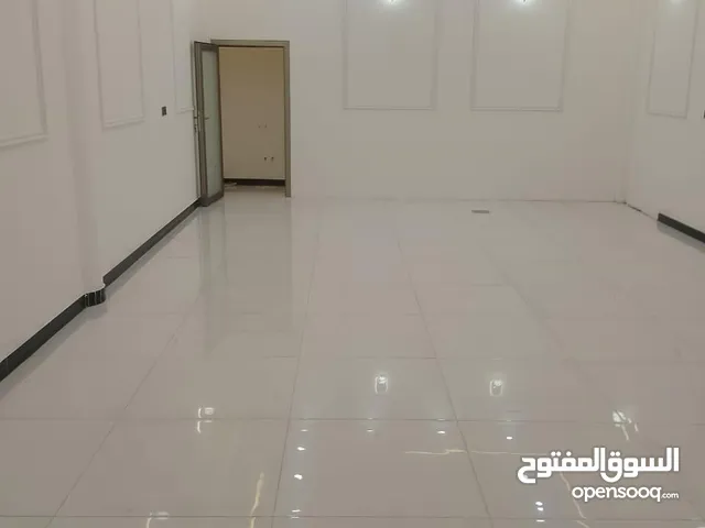 محل تجاري للإيجار – سوق العشار / البصرة فرصة ذهبية لفتح مشروع بموقع استراتيجي حيوي
