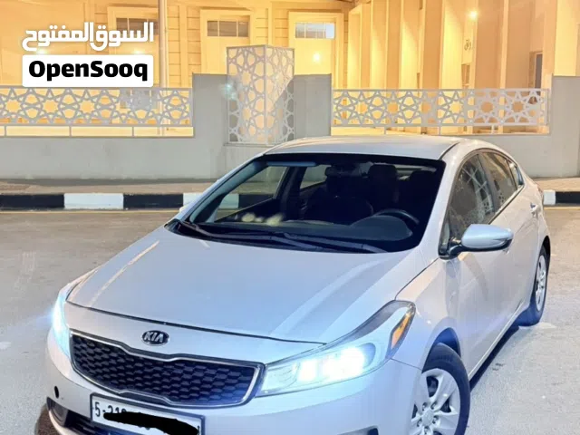 كيا فورتي 2018.، 2017