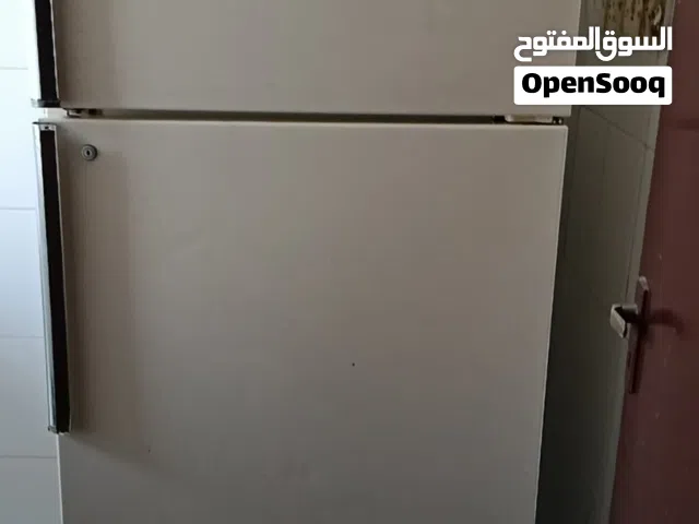 ثلاجه للبيع موجود الفروانية ق5
