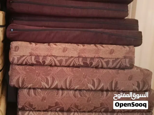 فراشات ومكتب وصالون مستعمل