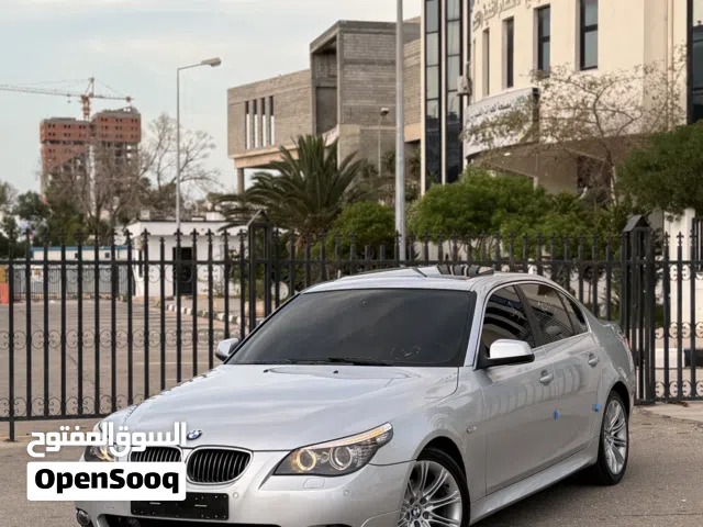 BMW e60.  528i