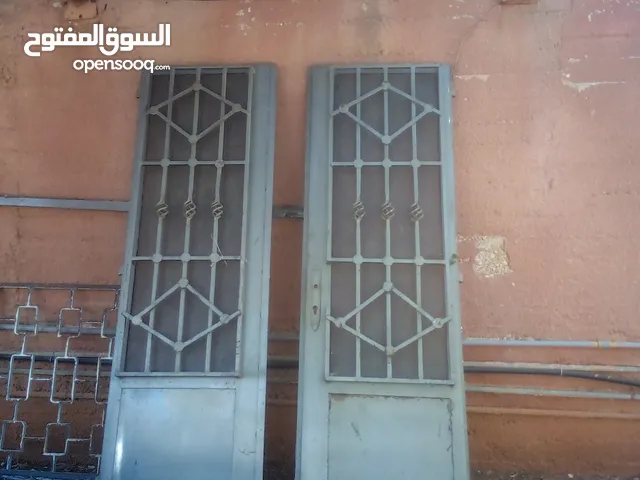 باب حديد مستعمل 60×60×192سم بدون حلق