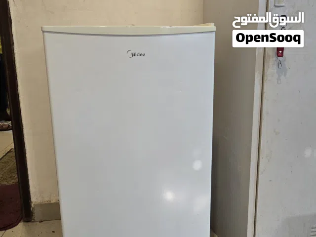 ثلاجة ميديا (Midea) ميني بار بحالة ممتازة - مثالية للمكاتب والغرف