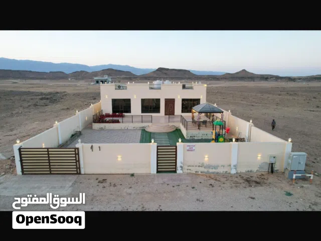 2 Bedrooms Chalet for Rent in Dhofar Salala