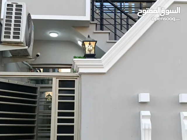 بيت للأيجار بالبنوك