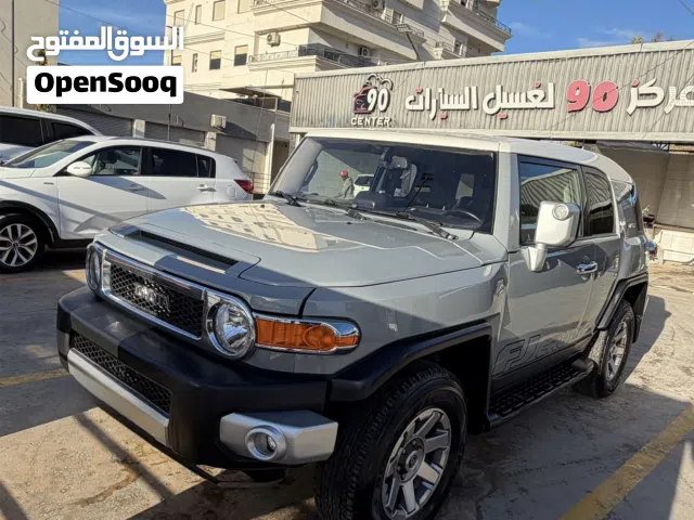 Used Toyota FJ in Tripoli