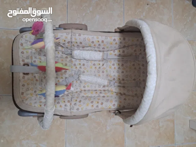 سرير وهزاز أطفال