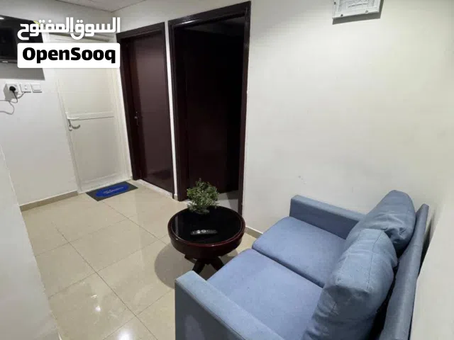 متاح غرفه 3 سراير للايجار بالكامل او بالسرير شباب عرب محترم جدا موظفين سكن هاديء جدا ونظيف