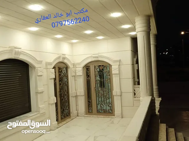 230m2 5 Bedrooms Villa for Sale in Zarqa Al Zarqa Al Jadeedeh