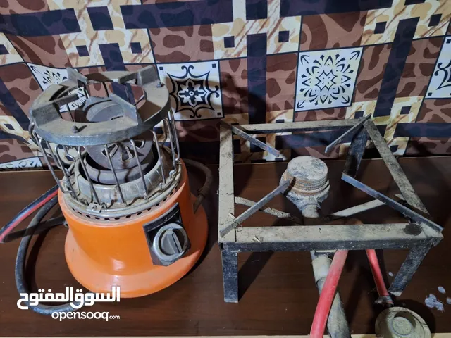 السلام عليكم بيت موكيت كامل الحديد خماسي طول 8وعرض4 ب الاضافة مترين مطبخ موكيت ارضي عدد2 بني وعسلي .