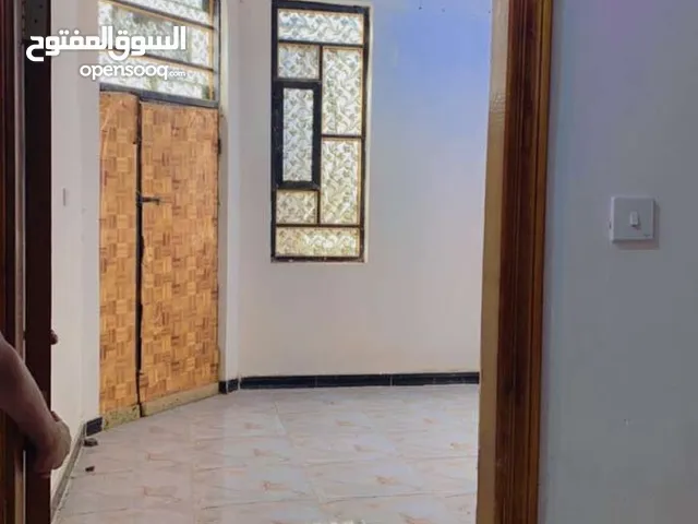 200 m2 2 Bedrooms Villa for Rent in Basra Al-Jazzera