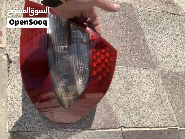 ضو خلفي يمين اصلي حبيبات  مرسيدس w211 بدون بورد