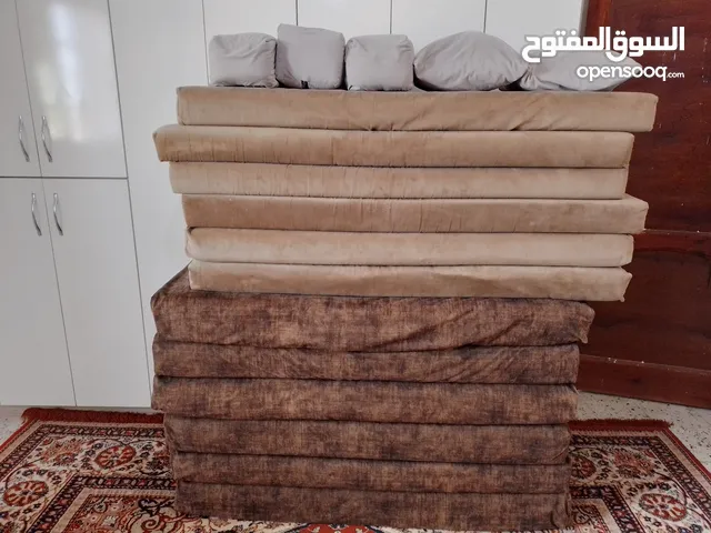 مندير معيشة للبيع فيه12من مندار وخمسة مخاد