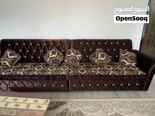 أثاث غرفة جلوس 4 كنبات + طاولتين