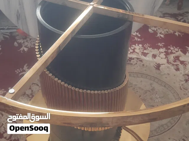 طاولة طعام ممتازه وقيمه جدا السطح جرانييت