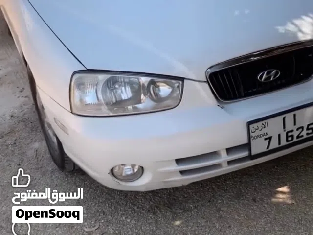 2000 هيونداي افانتي