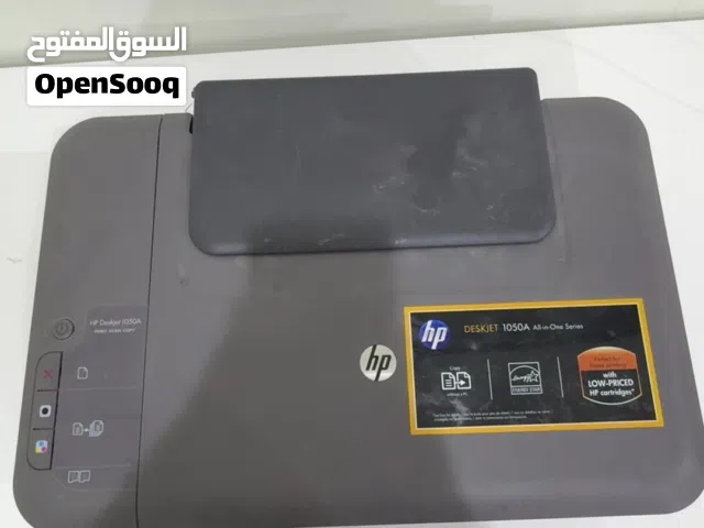 طابعه HP 1050a مستعمله استعمال نصيف شغاله مافيها اي مشكله وتطبع اللون