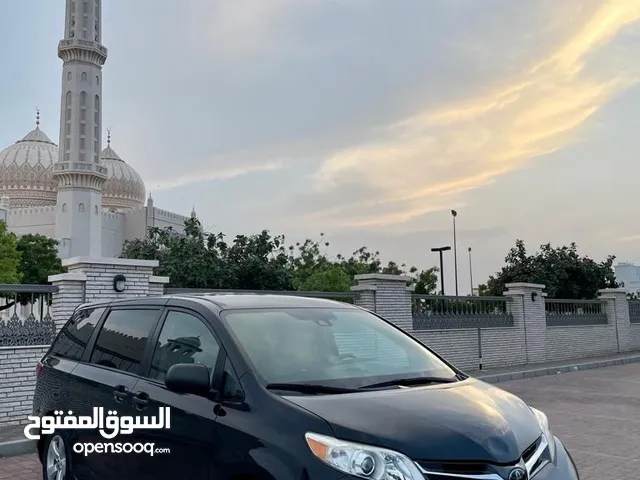 Used Toyota Sienna in Muscat