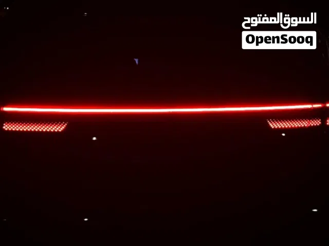 يعطيكم العافية عندي ضو خلفي اصلي(المسطرة) بي واي دي سيجال للبيع بسعر حرق