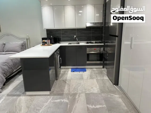 استوديو مفروش للايجار في داماك العبدلي