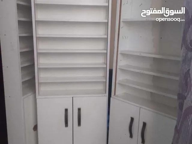 * يتوفر خزانات تفصيل نجار تستخدم : ( لتخزين الدخان و الفيبات الأجهزة المحمولة ... ) لون أبيض للبيع.