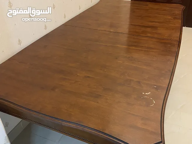 طاولة طعام لعدد 8 اشخاص او لاستخدامات اخرى. Dinning table suits for 8 persons.