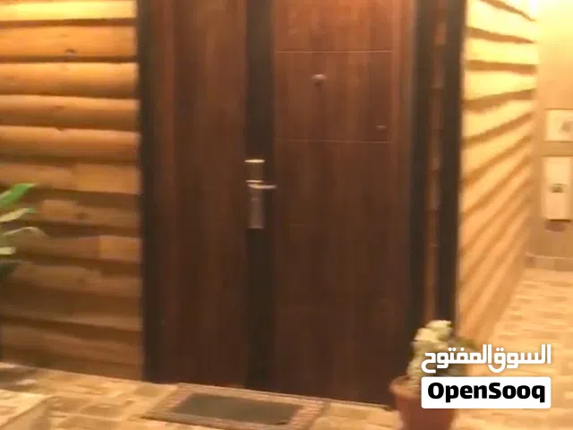 اجار ثلاثه وحدات  ارضي في بورتسودان  غرفه وحمام خدمات يوجد مولد عندانقطع الكهربا  يوجد واي فاي  يوجد