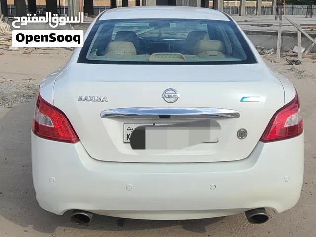 2011 نيسان مكسيما Standard