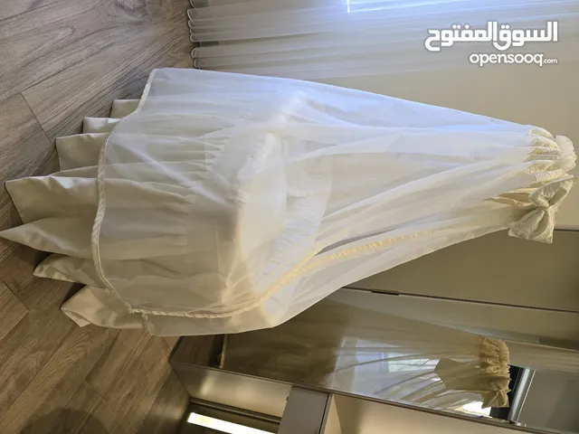 تخت بيبي فخم للبيع