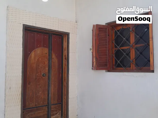 90 m2 3 Bedrooms Townhouse for Rent in Tripoli Tajura